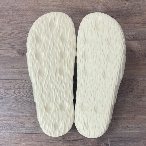Adidas Adilette 22 slides in Sand Mens size 12 13 - Picture 3 of 6